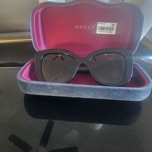 Gucci Black Oversized Square Cat-Eye Sunglasses